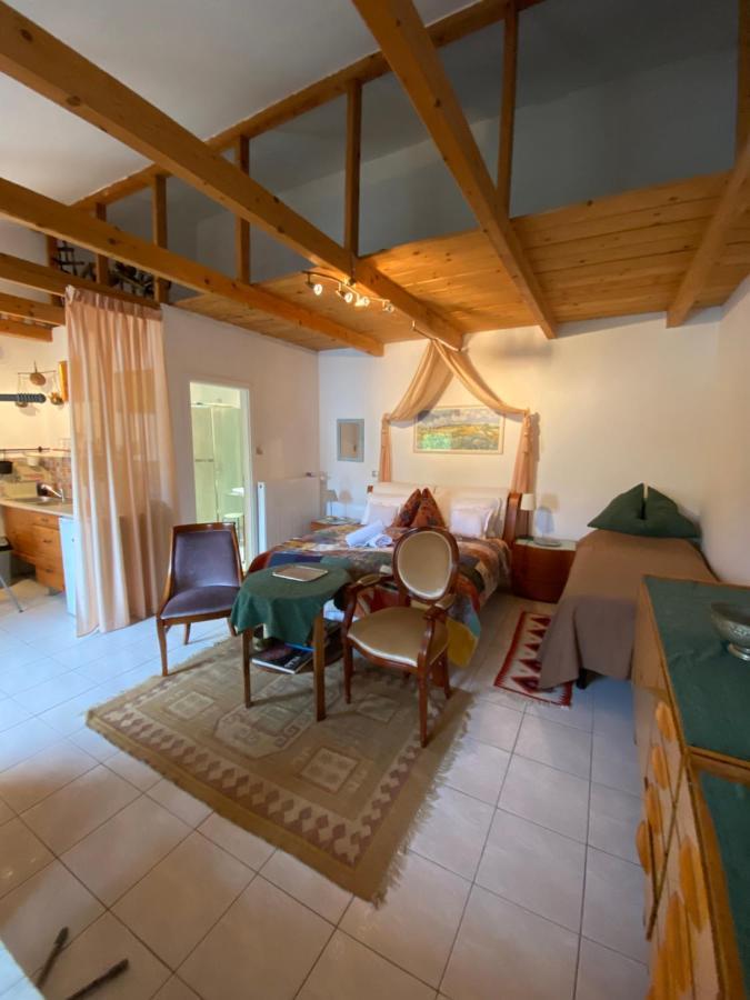 Mandula Haz Hotel Veszprém Buitenkant foto