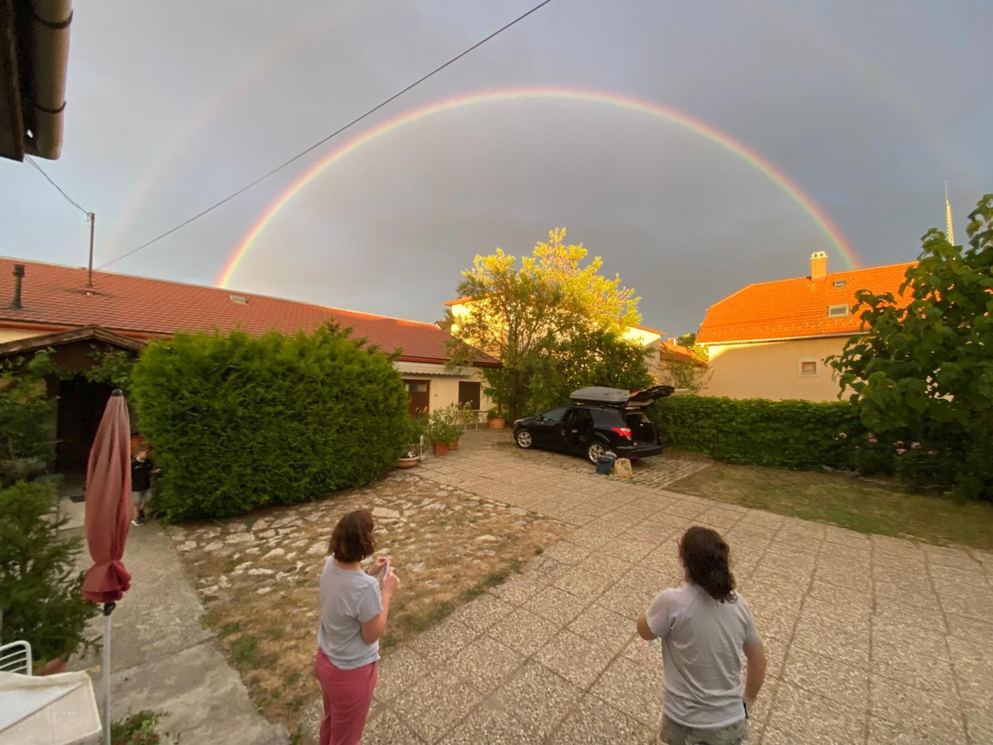 Mandula Haz Hotel Veszprém Buitenkant foto