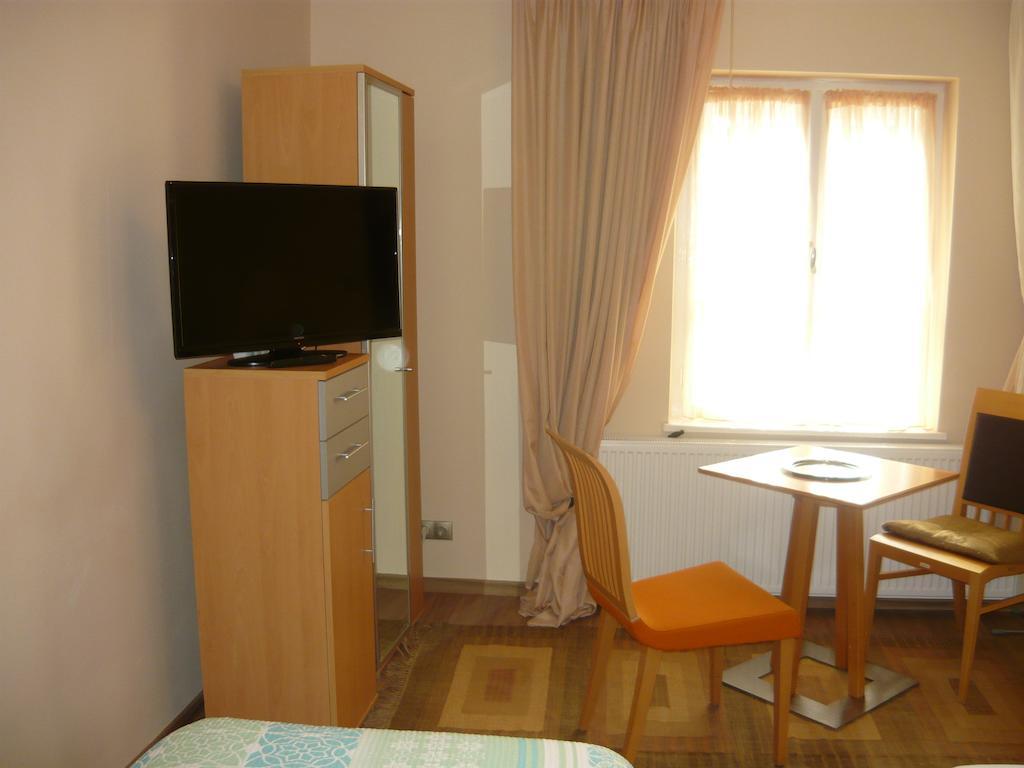 Mandula Haz Hotel Veszprém Kamer foto