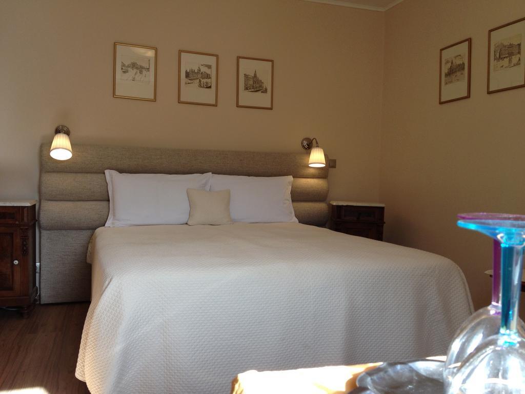 Mandula Haz Hotel Veszprém Buitenkant foto