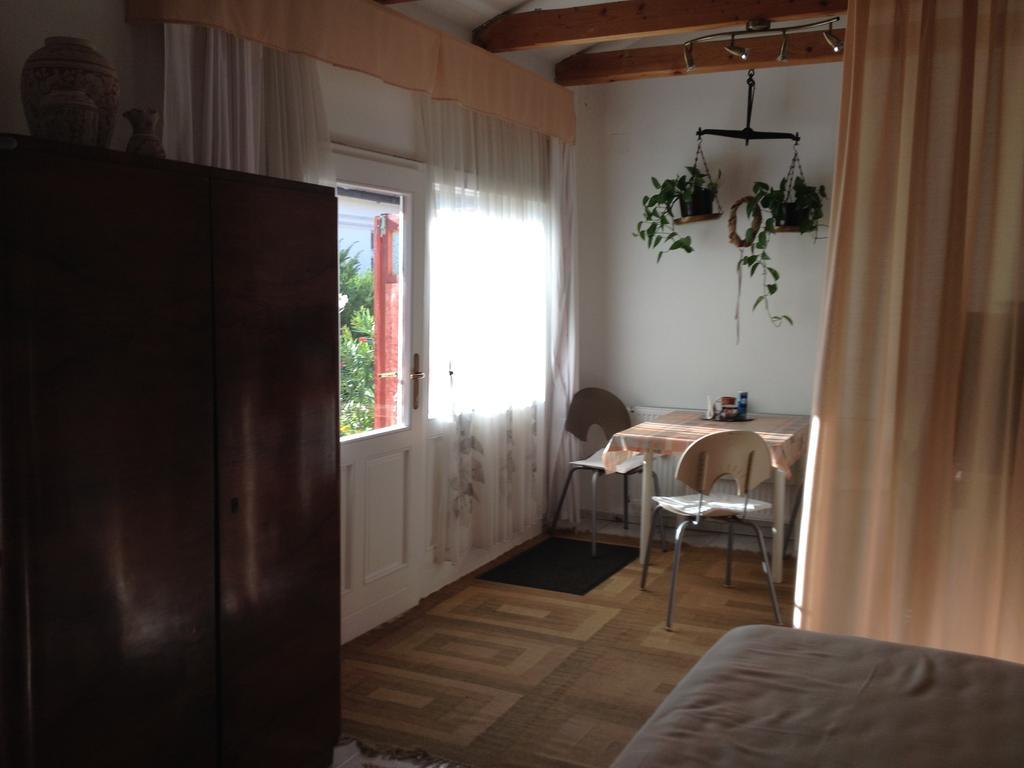 Mandula Haz Hotel Veszprém Buitenkant foto